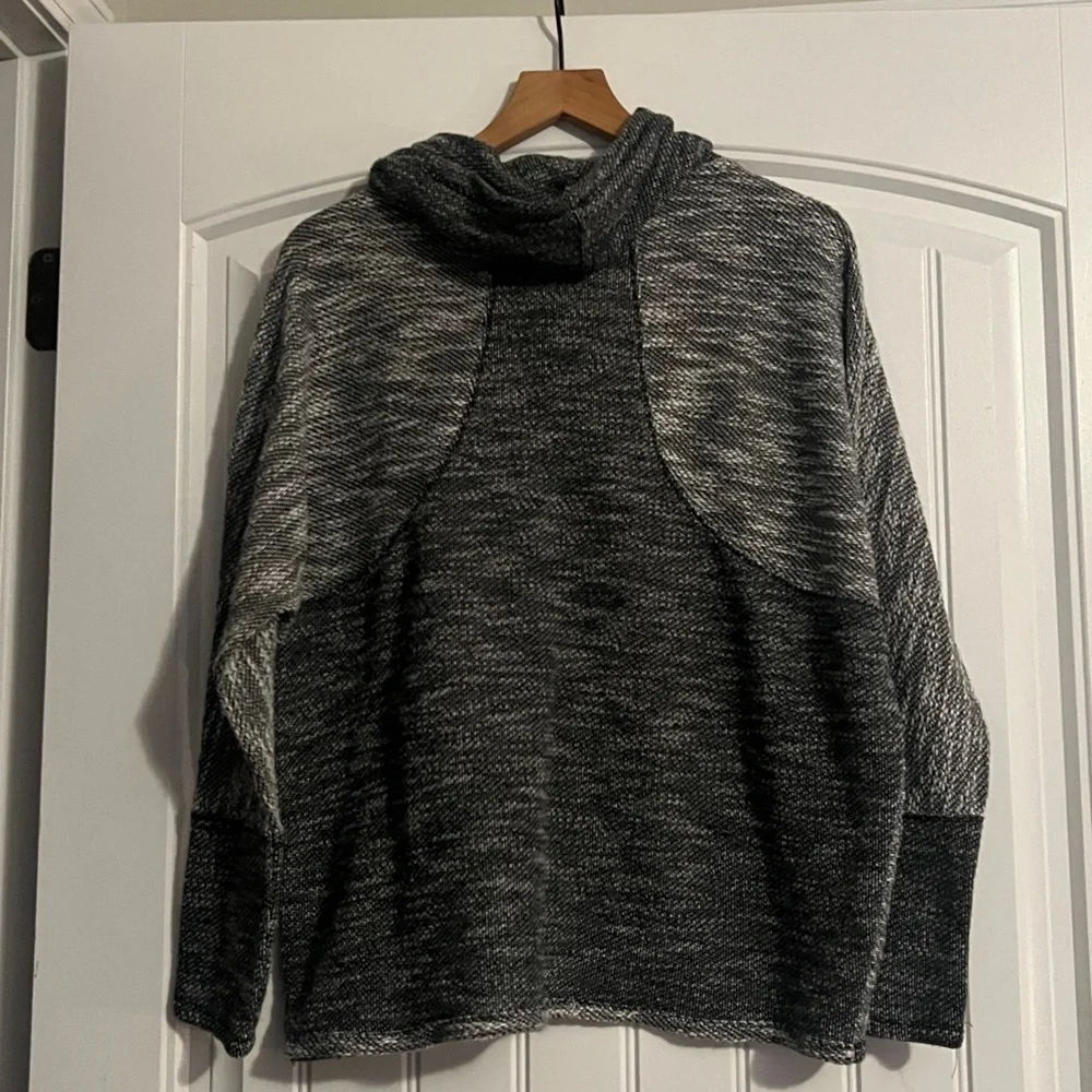 Calvin Klein Sweater Size medium